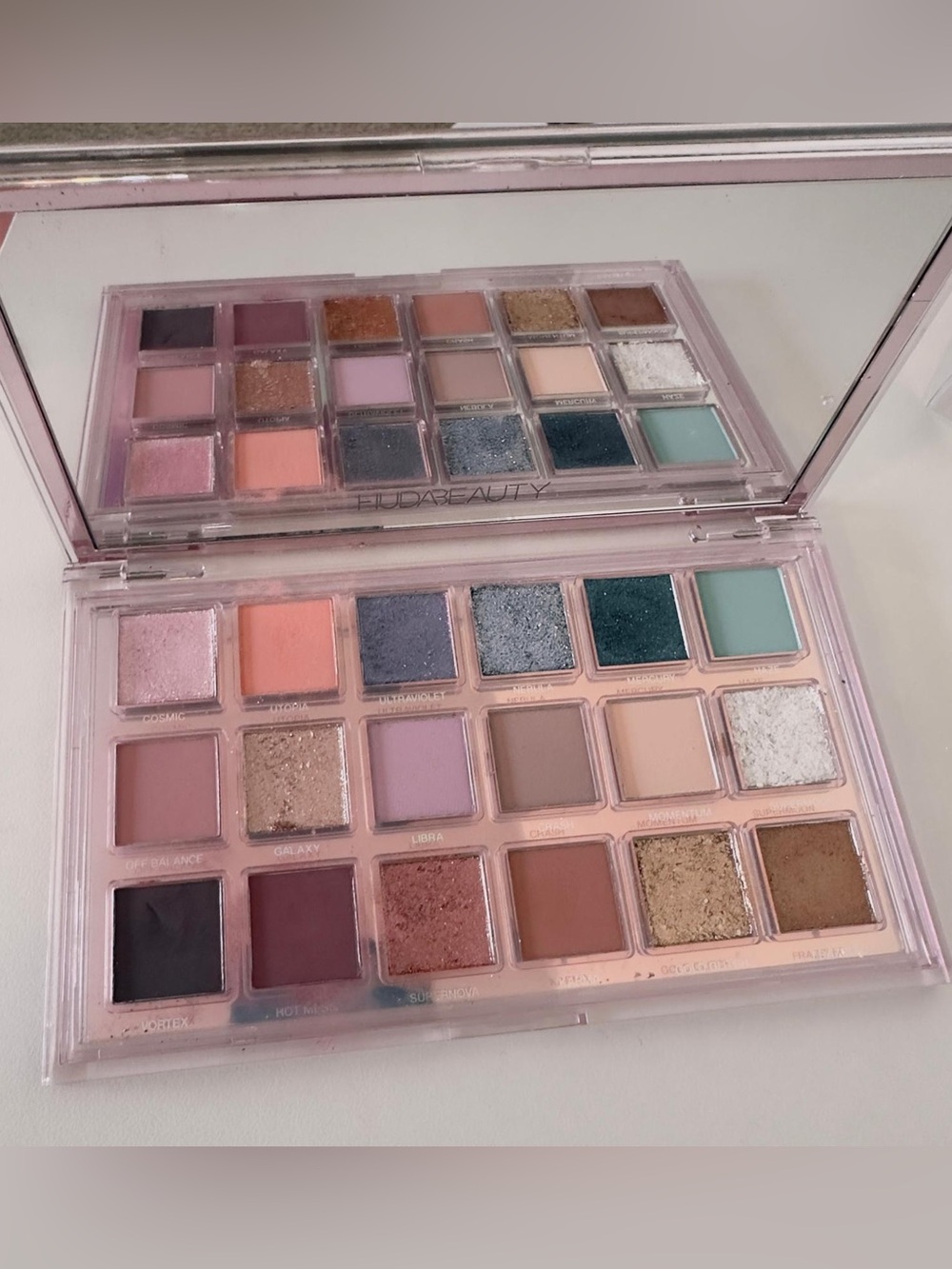 EUC Huda Beauty Mercury Retrograde Eyeshadow Palette - Picture 2 of 11